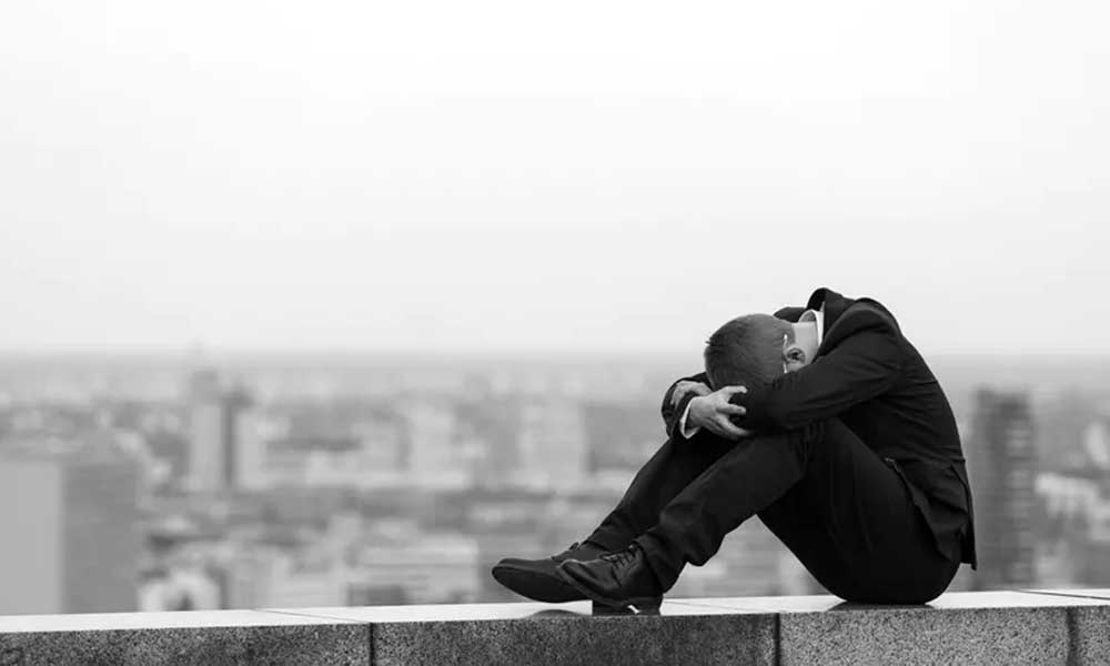 آیا من آدم افسرده ای هستم؟نشانه های افسردگی را بدانید