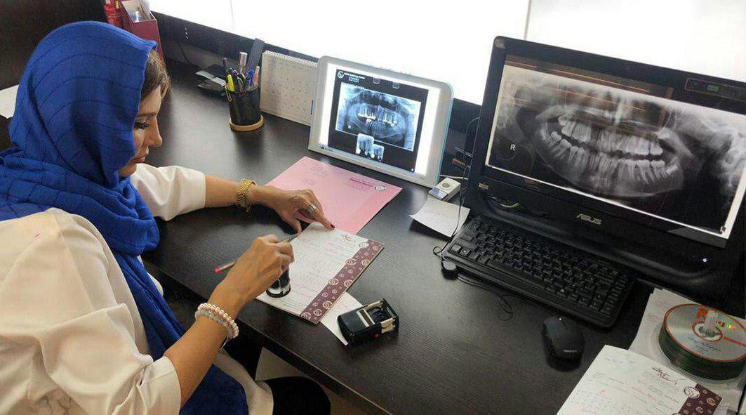 دکتر فریدا عابسی متخصص رادیولوژی دهان, فک و صورت